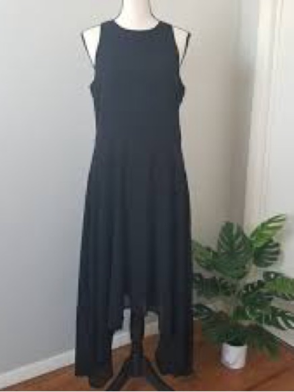 Michael Kors Black Handkerchief Hem Dress Size 12 Sleeveless Flowy Midi Elegant
